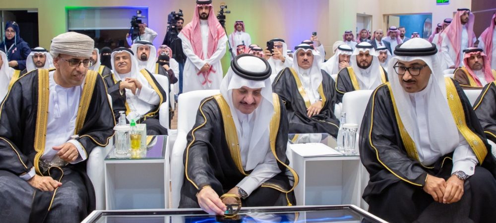 محافظ المنطقة الشرقية السعودية يفتتح اتصال سوق الكهرباء الخليجي بالعراق بقيمة 300 مليون دولار سنويًا 